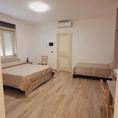 House Airport 4 카타니아