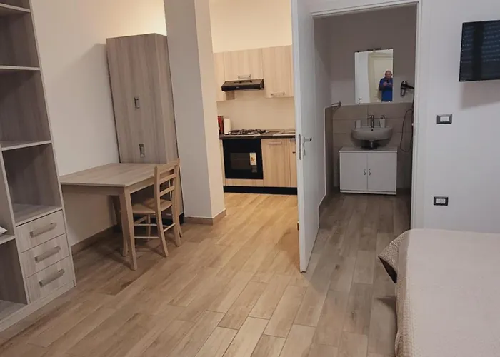 House Airport 4 *